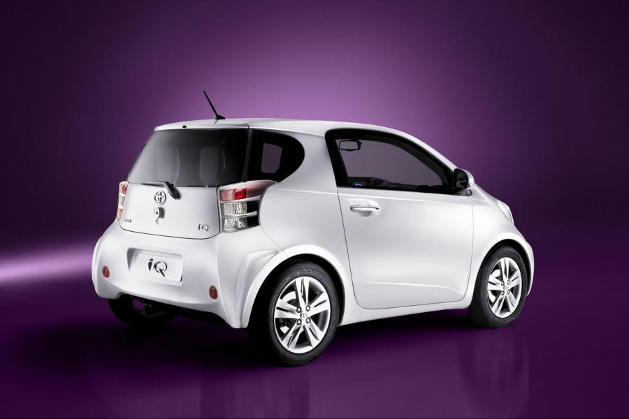  Toyota iQ 2008 года  (фото 15 из 225)